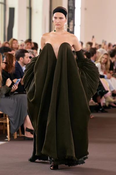 Look 5